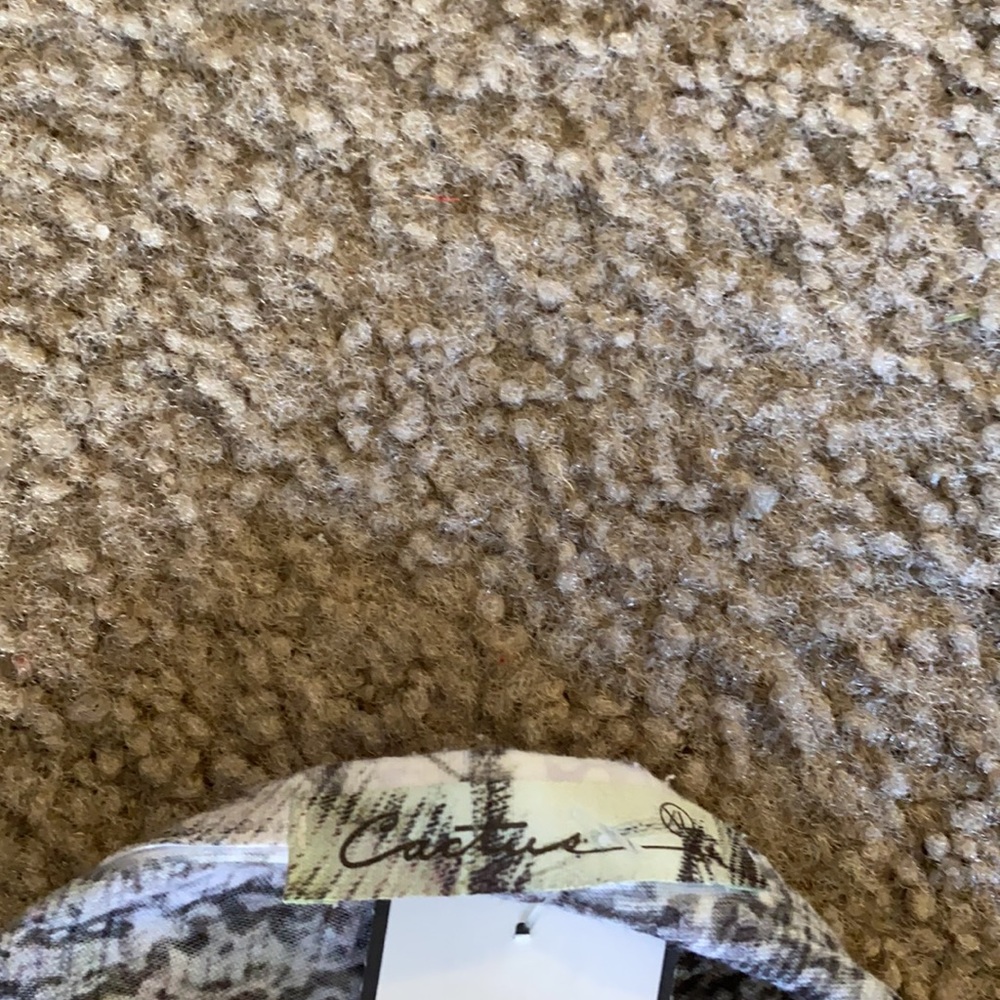 Tops - Picture 4 of 4